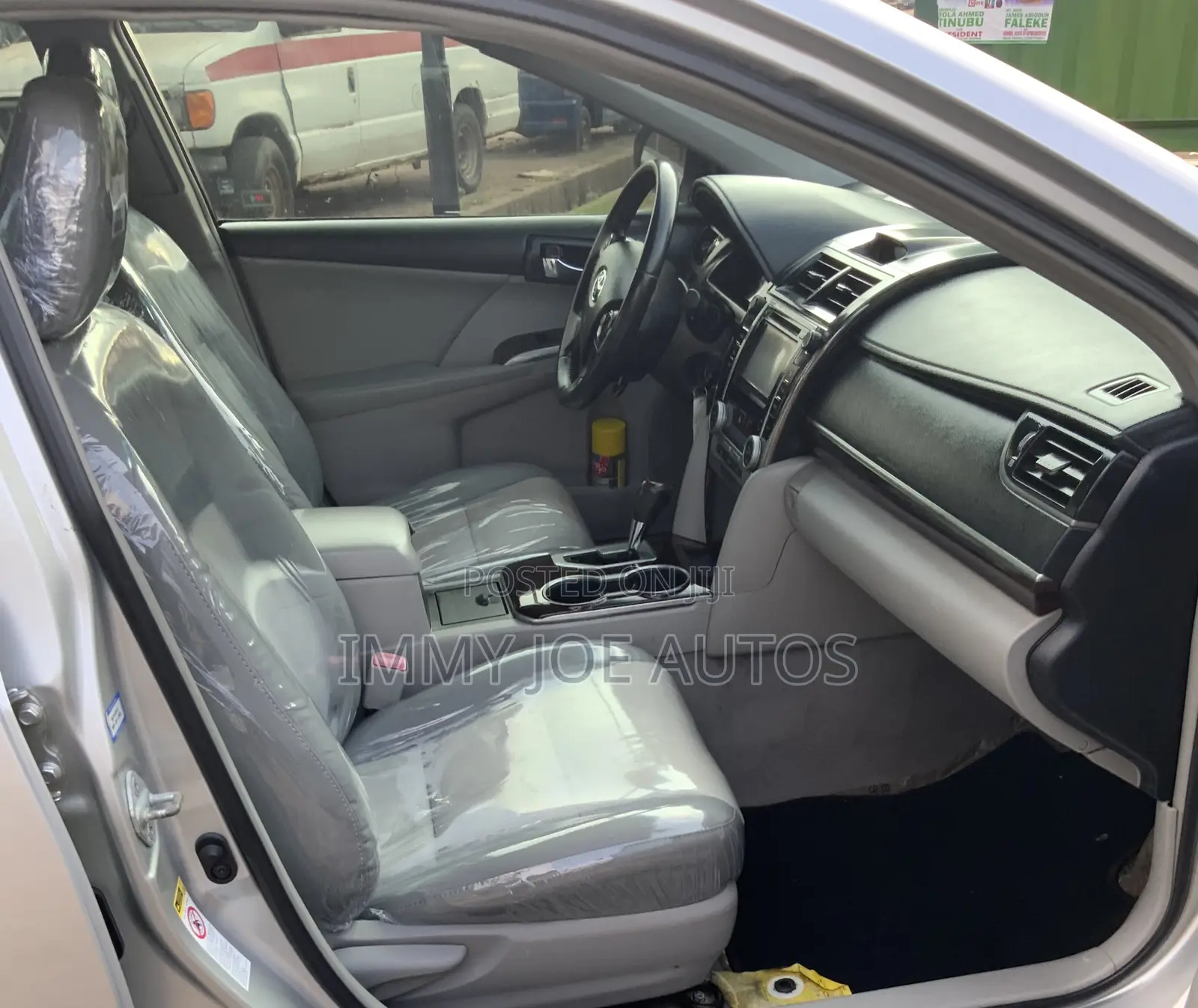 Toyota Camry XLE 4dr Sedan (2.5L 4cyl 6A) 2012 Silver