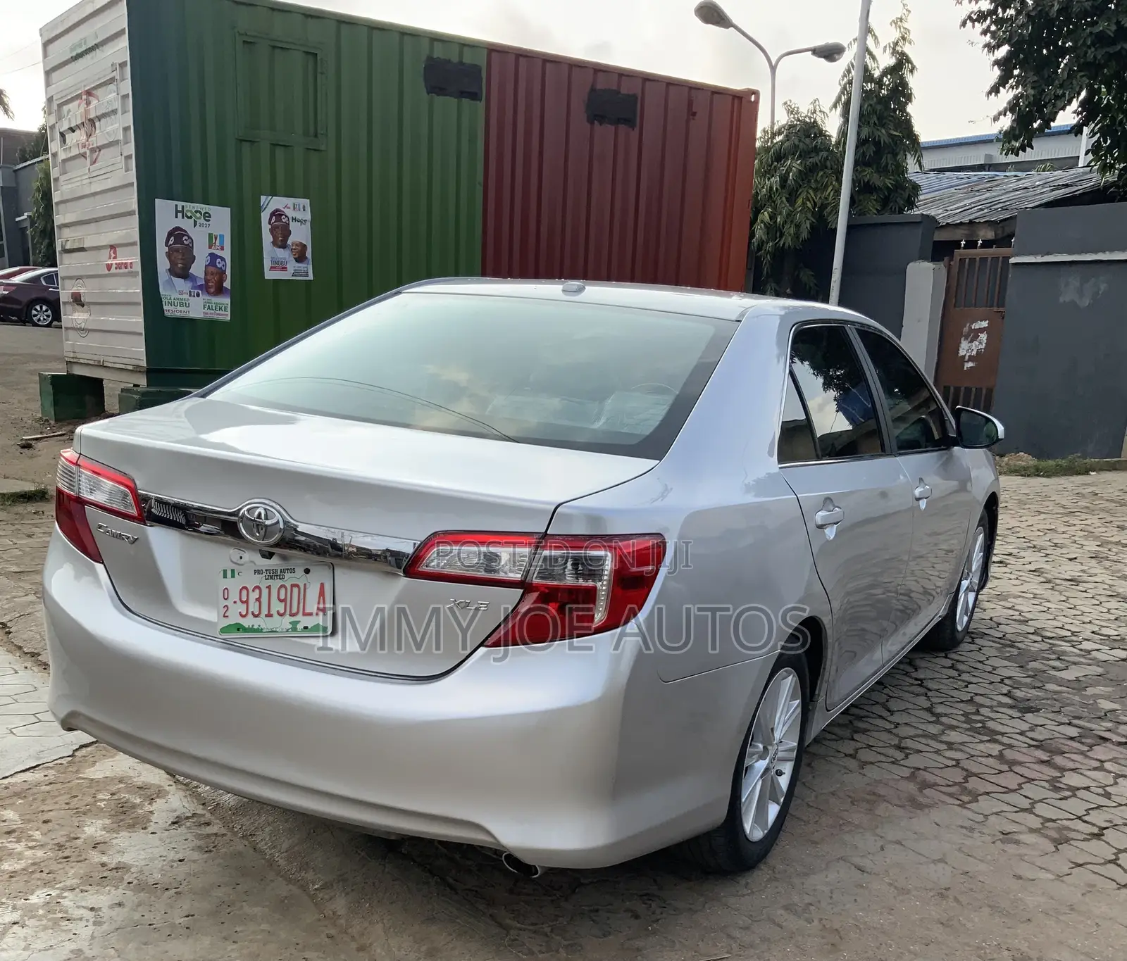 Toyota Camry XLE 4dr Sedan (2.5L 4cyl 6A) 2012 Silver