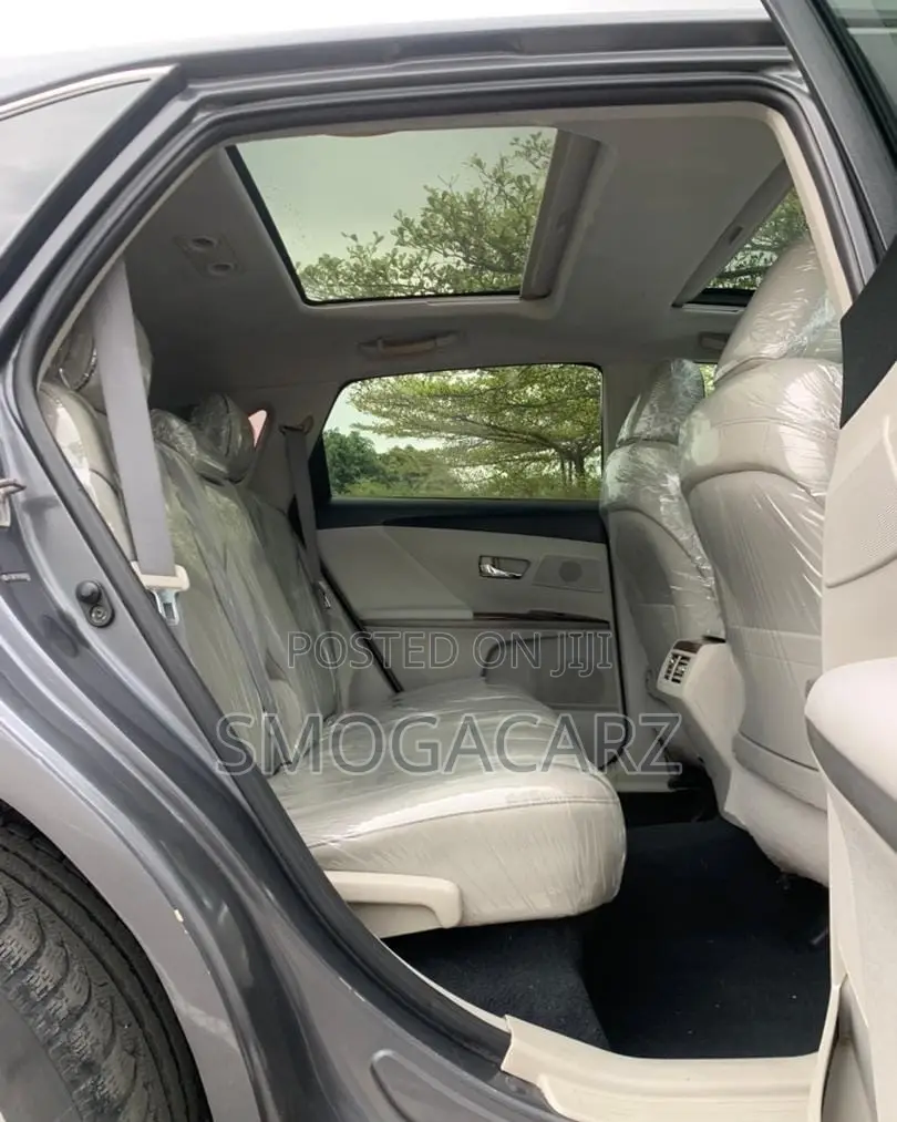 Toyota Venza V6 AWD 2011 Gray