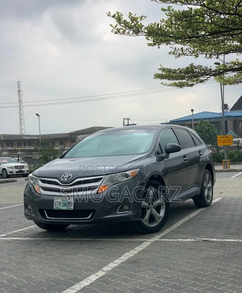 Toyota Venza V6 AWD 2011 Gray