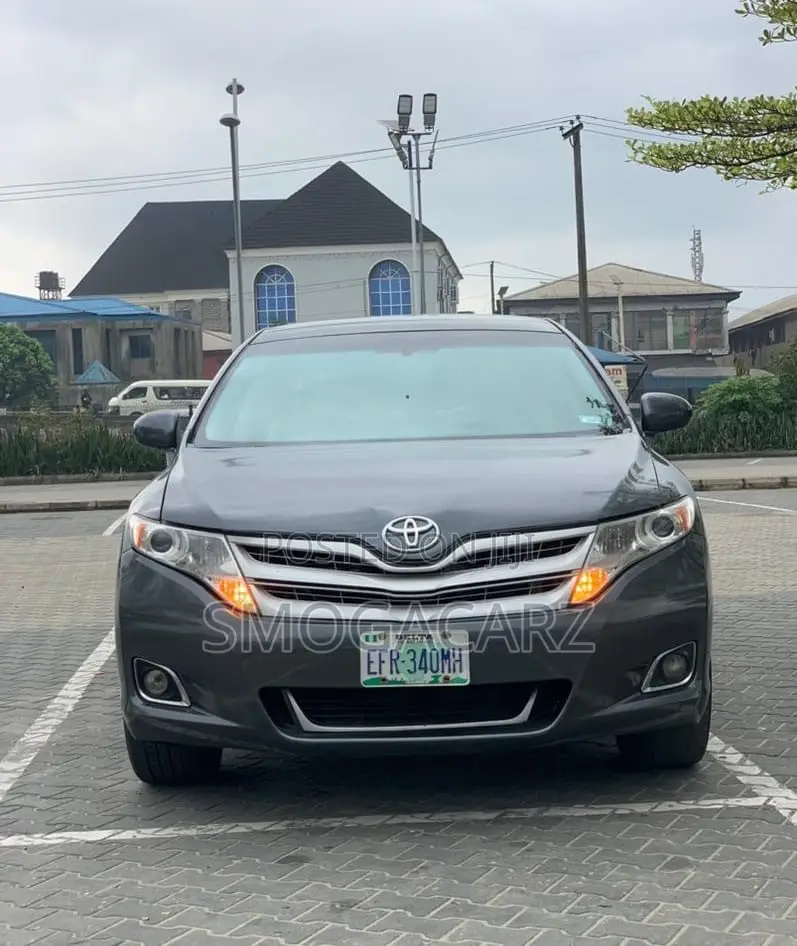 Toyota Venza V6 AWD 2011 Gray