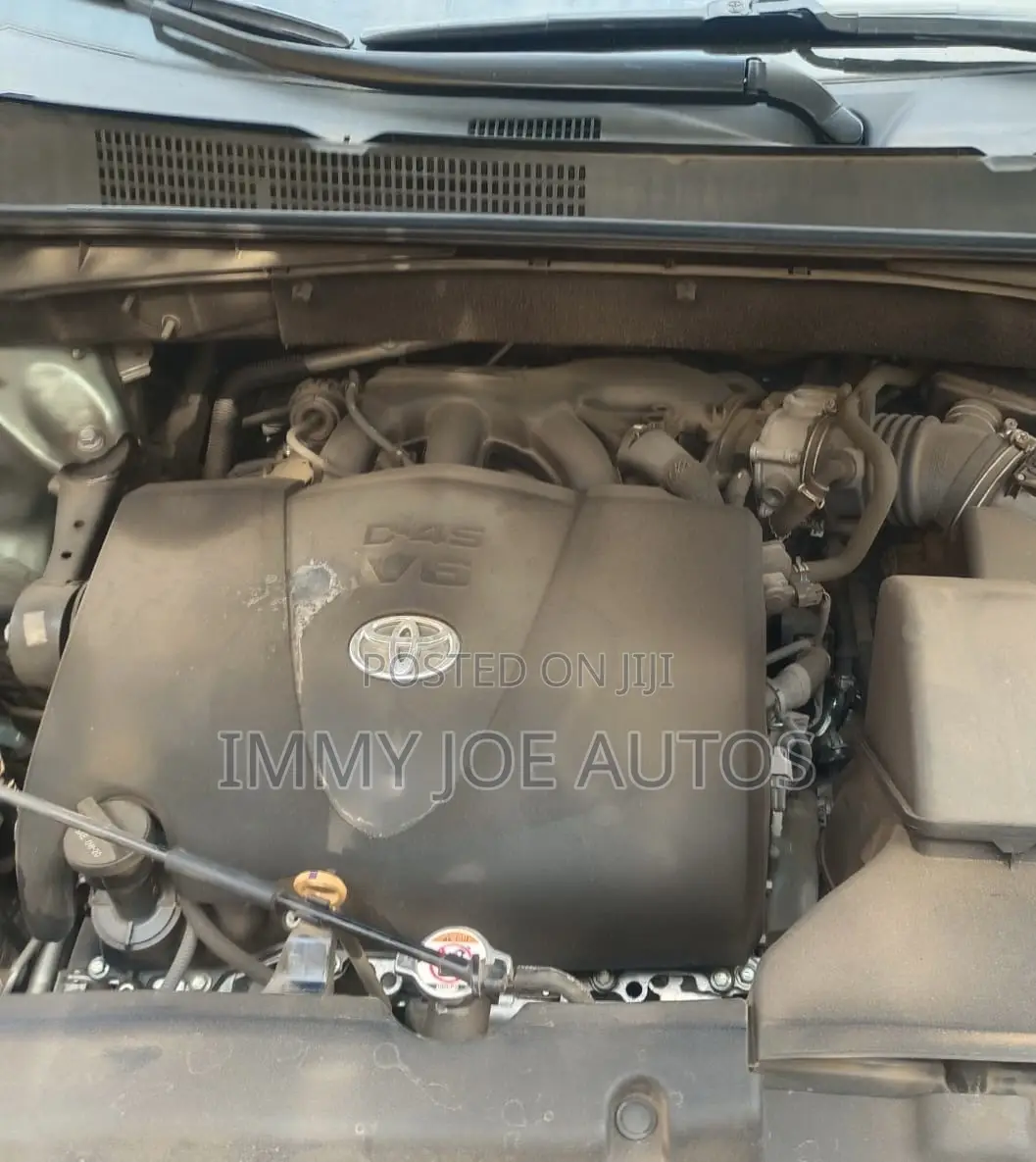 Toyota Highlander XLE 4x2 V6 (3.5L 6cyl 8A) 2018 Green