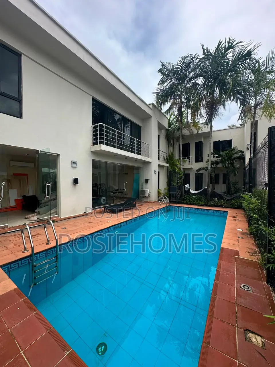 4bdrm Duplex in Banana Island for rent