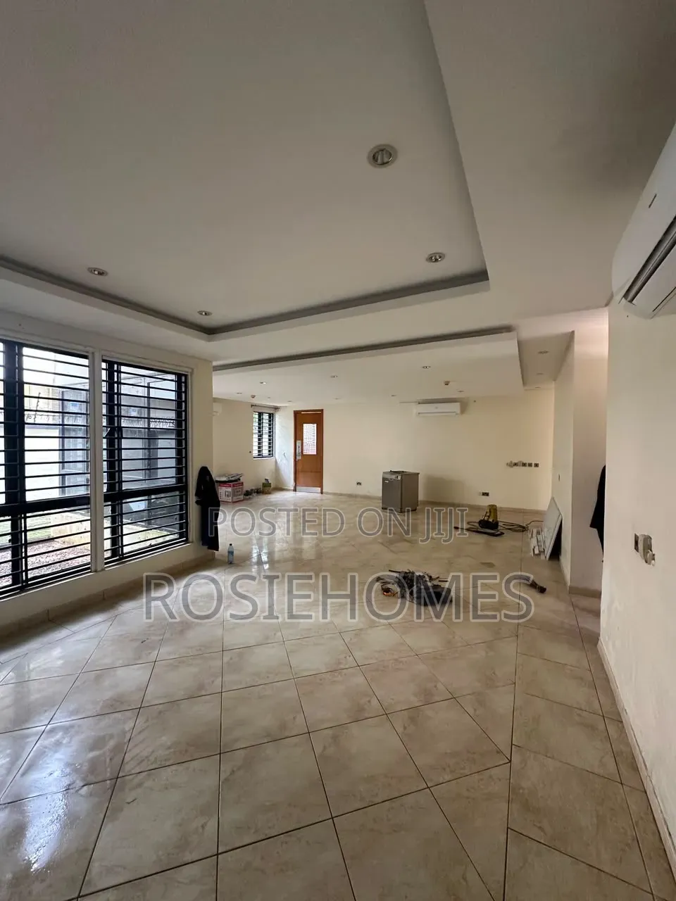 4bdrm Duplex in Banana Island for rent