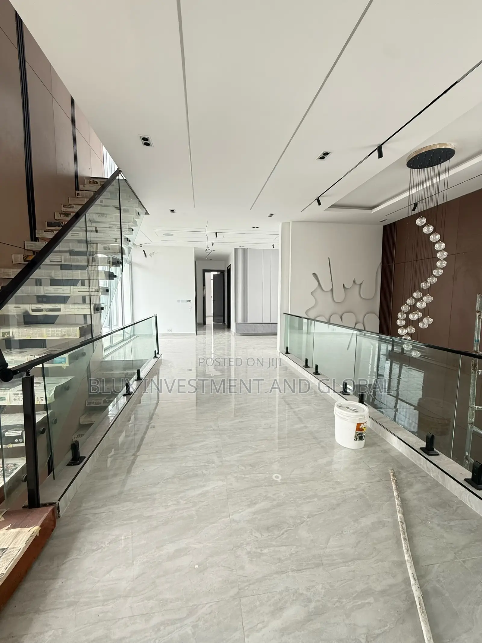 5bdrm Duplex in Off Plantinum Way for sale