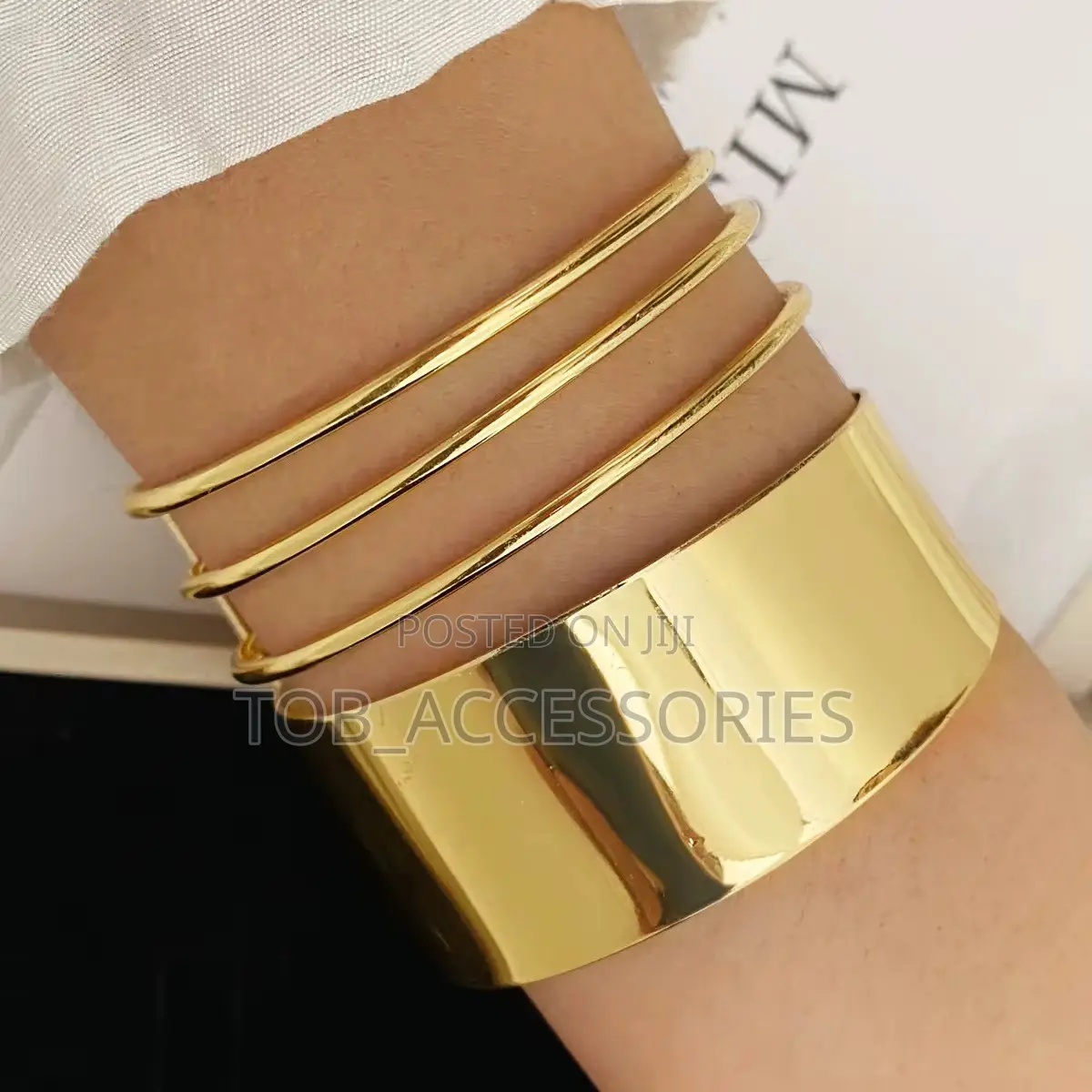 Simple, Classy Elegant Bangles to Elevate Your Everyday Look.