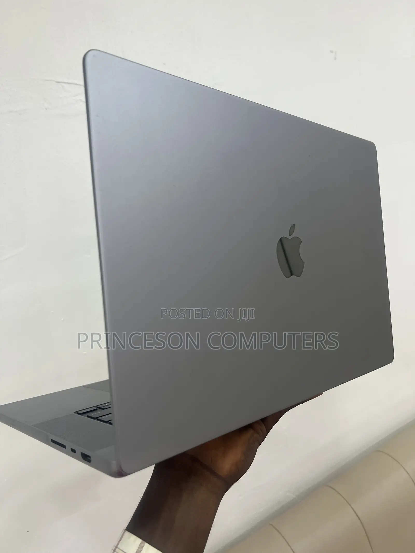 Laptop Apple MacBook Pro 2021 M1 16GB Apple M1 Pro SSD 1T