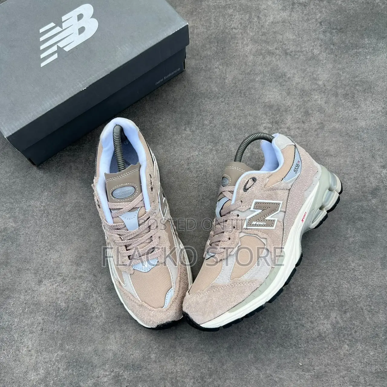 Original New Balance 2002r Protection Pack Sneakers