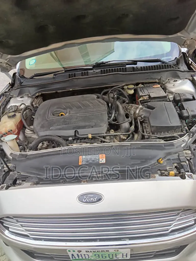 Ford Fusion SE 4dr Sedan (2.5L 4cyl 6A) 2015 Silver