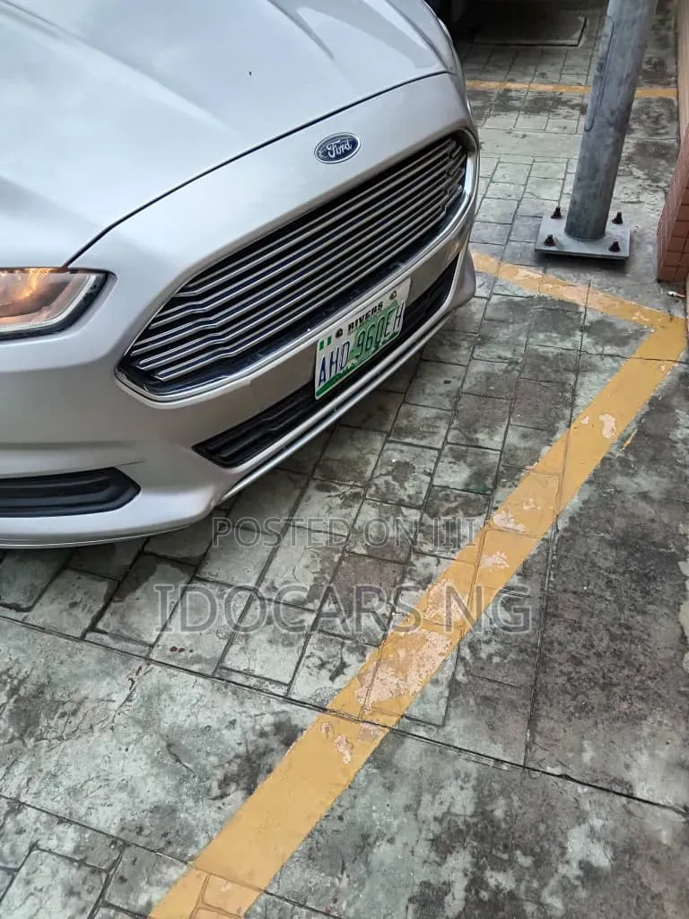 Ford Fusion SE 4dr Sedan (2.5L 4cyl 6A) 2015 Silver