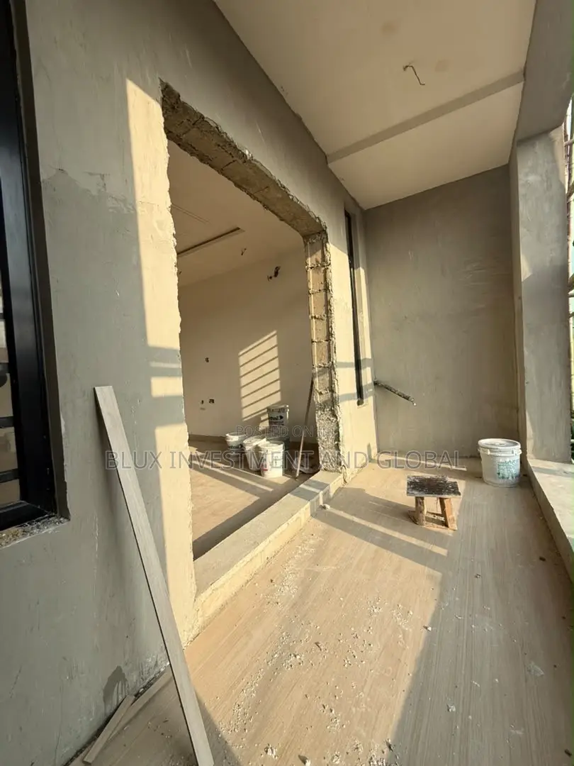 2bdrm Apartment in A Secured Close, Ologolo for sale