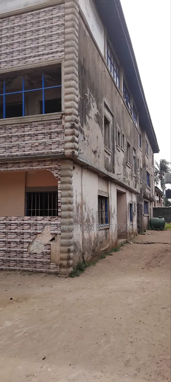 3bdrm Block of Flats in Ejigbo / Ejigbo for sale