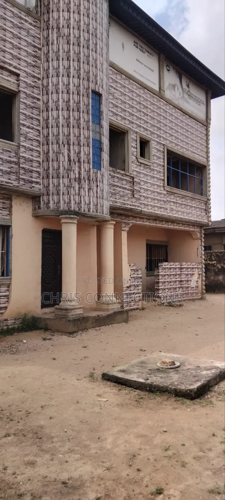 3bdrm Block of Flats in Ejigbo / Ejigbo for sale