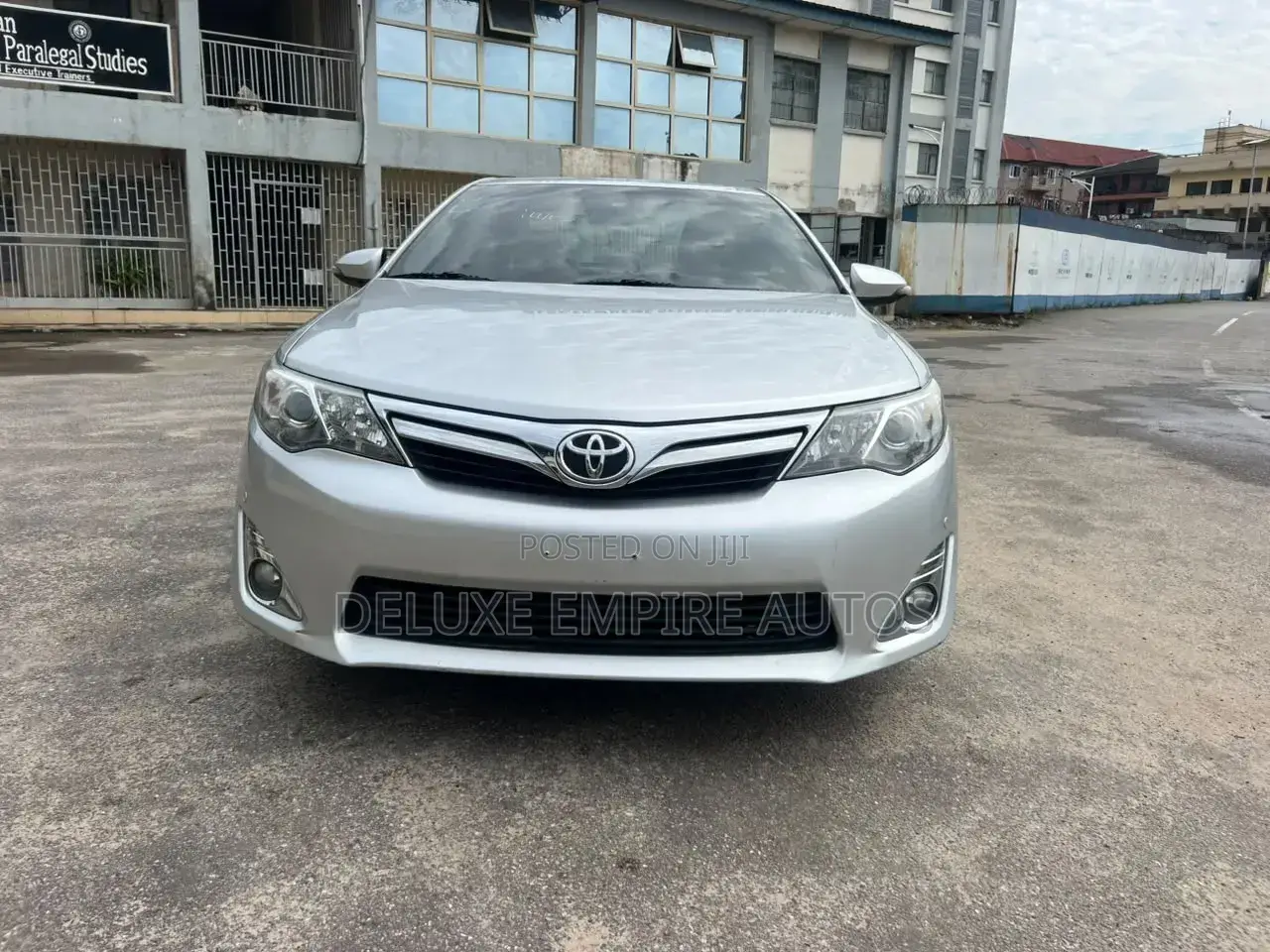 Toyota Camry XLE 4dr Sedan w/Prod. End 11/13 (2.5L 4cyl 6A) 2014 Silver