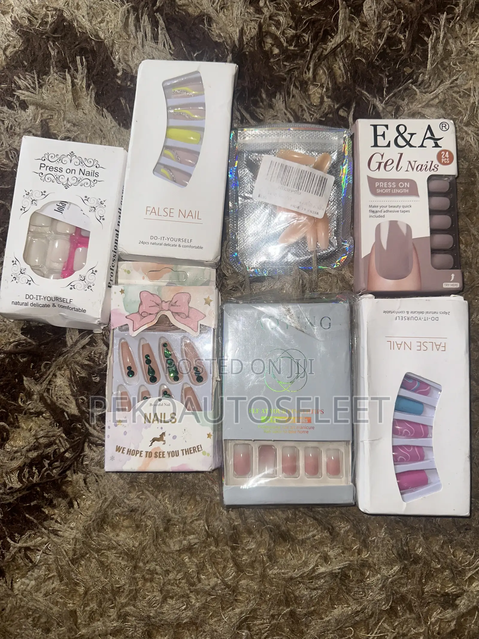 Stylish Press-on Nails Set