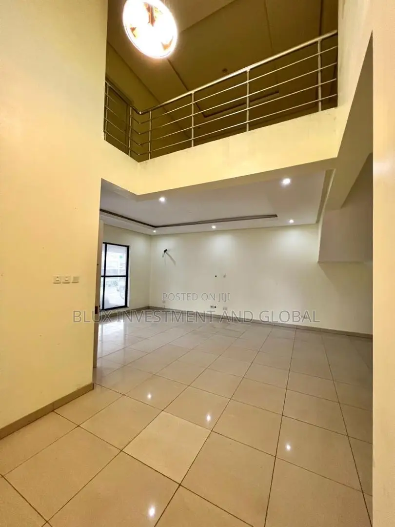 4bdrm Duplex in An Access Code, Ologolo for sale