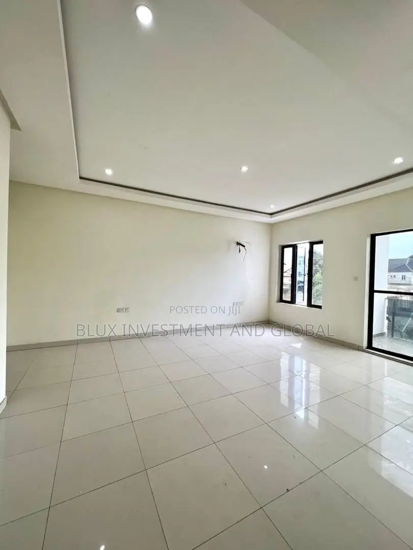 4bdrm Duplex in An Access Code, Ologolo for sale