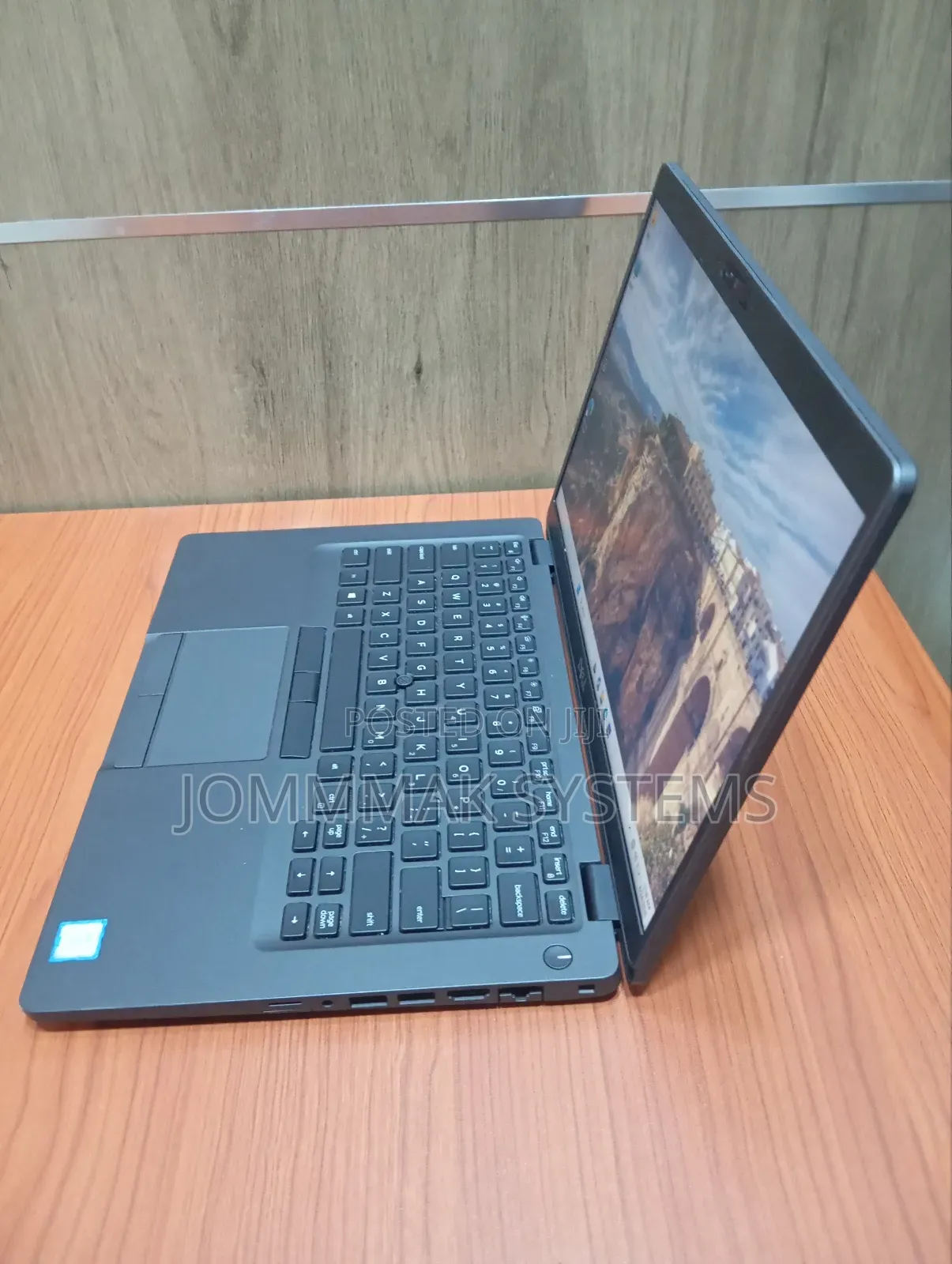 Laptop Dell Latitude 5400 8GB Intel Core i7 SSD 256GB