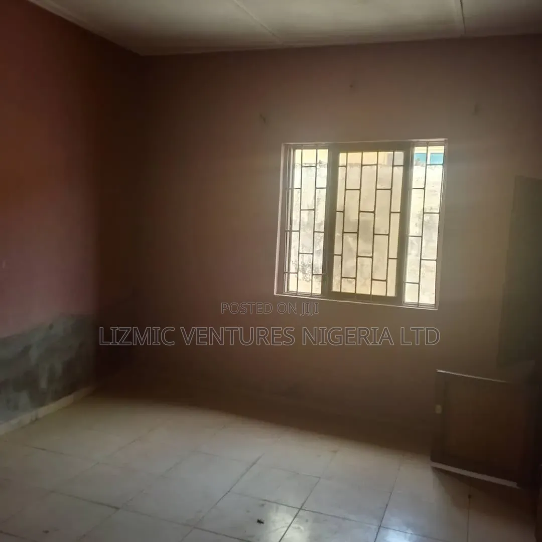 Furnished 3bdrm Apartment in Agric Road, Igando / Ikotun/Igando