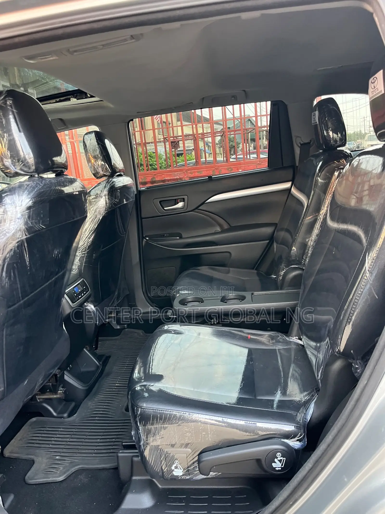 Toyota Highlander XLE 4x4 V6 (3.5L 6cyl 8A) 2018 Silver