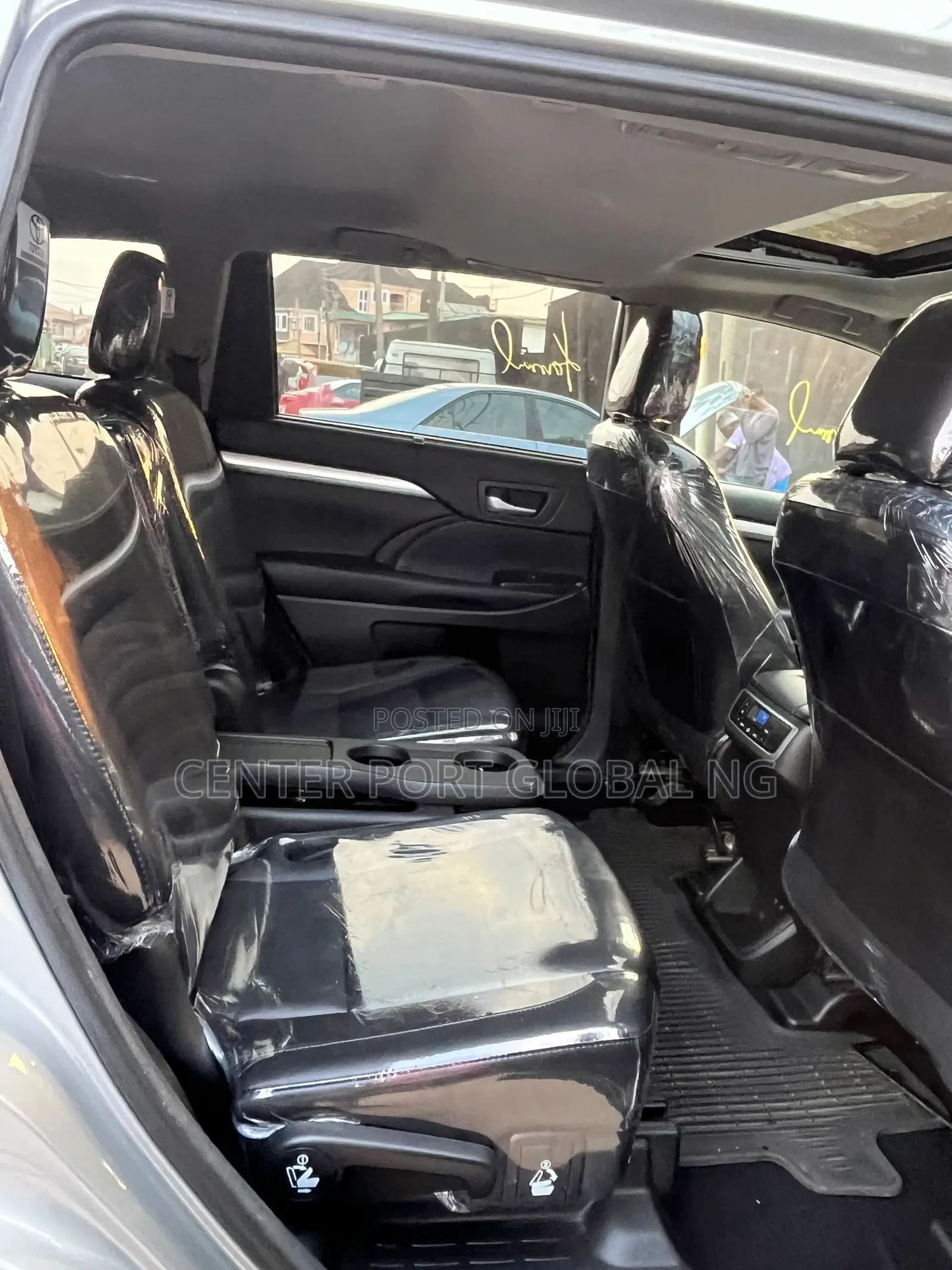 Toyota Highlander XLE 4x4 V6 (3.5L 6cyl 8A) 2018 Silver