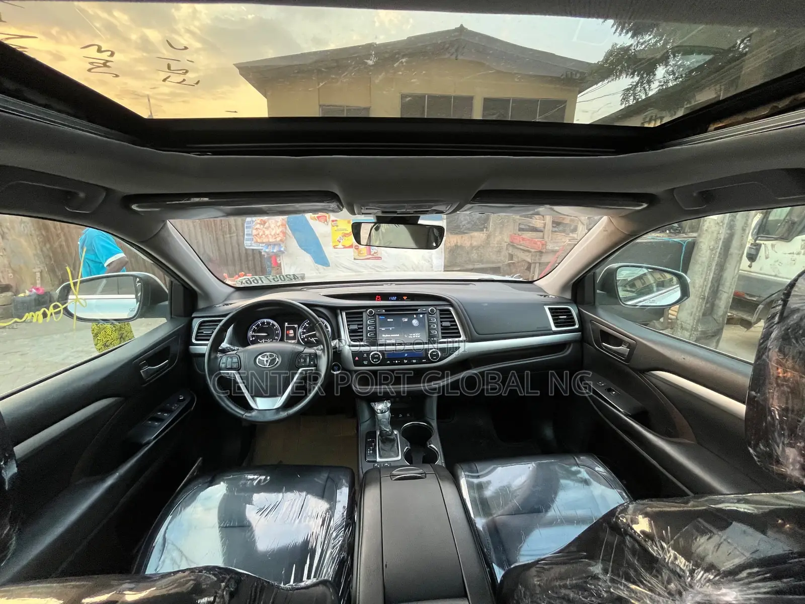 Toyota Highlander XLE 4x4 V6 (3.5L 6cyl 8A) 2018 Silver