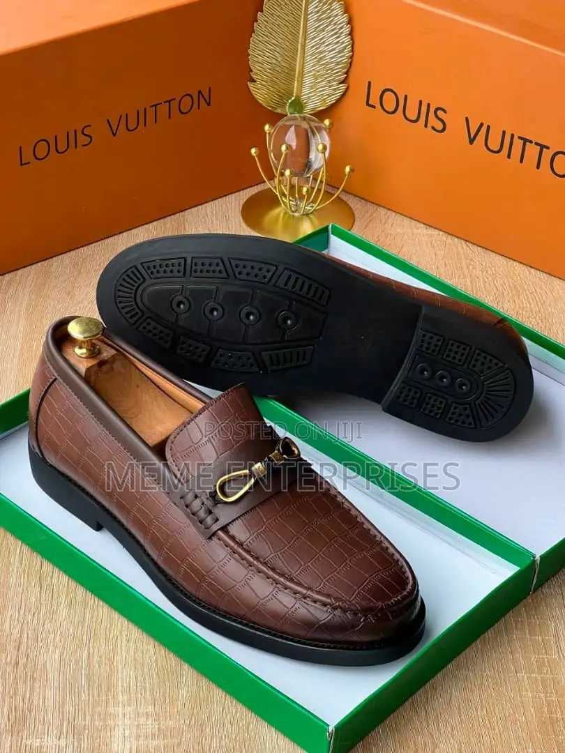 Flat ClaRKs Shoe