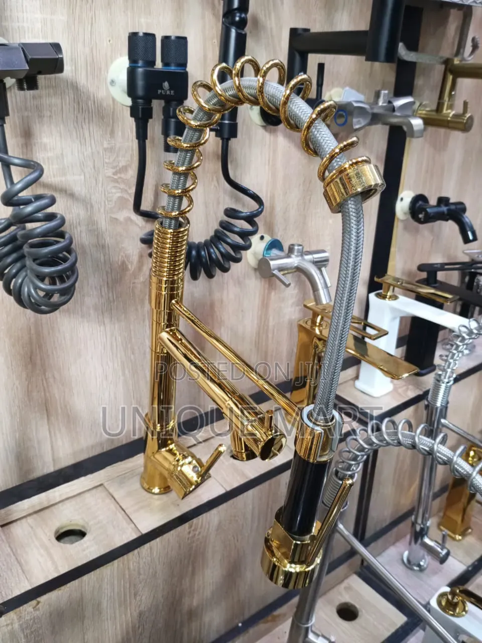 Quality Gold Finish Spring Mixer Sink Tap