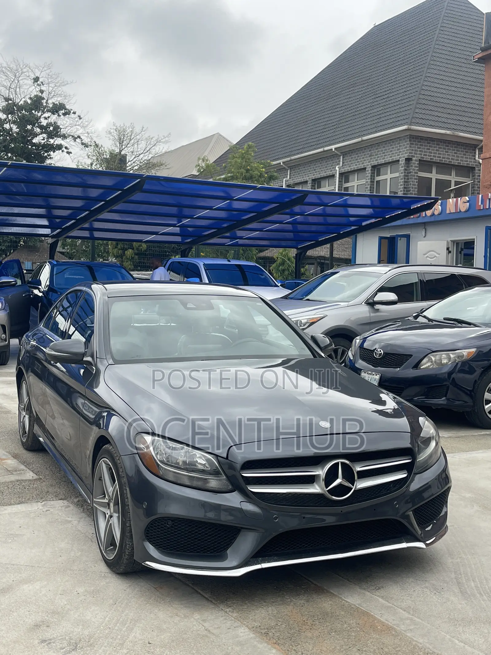 Mercedes-Benz C300 Luxury Sedan RWD (2.0L 4cyl 7A) 2016 Gray
