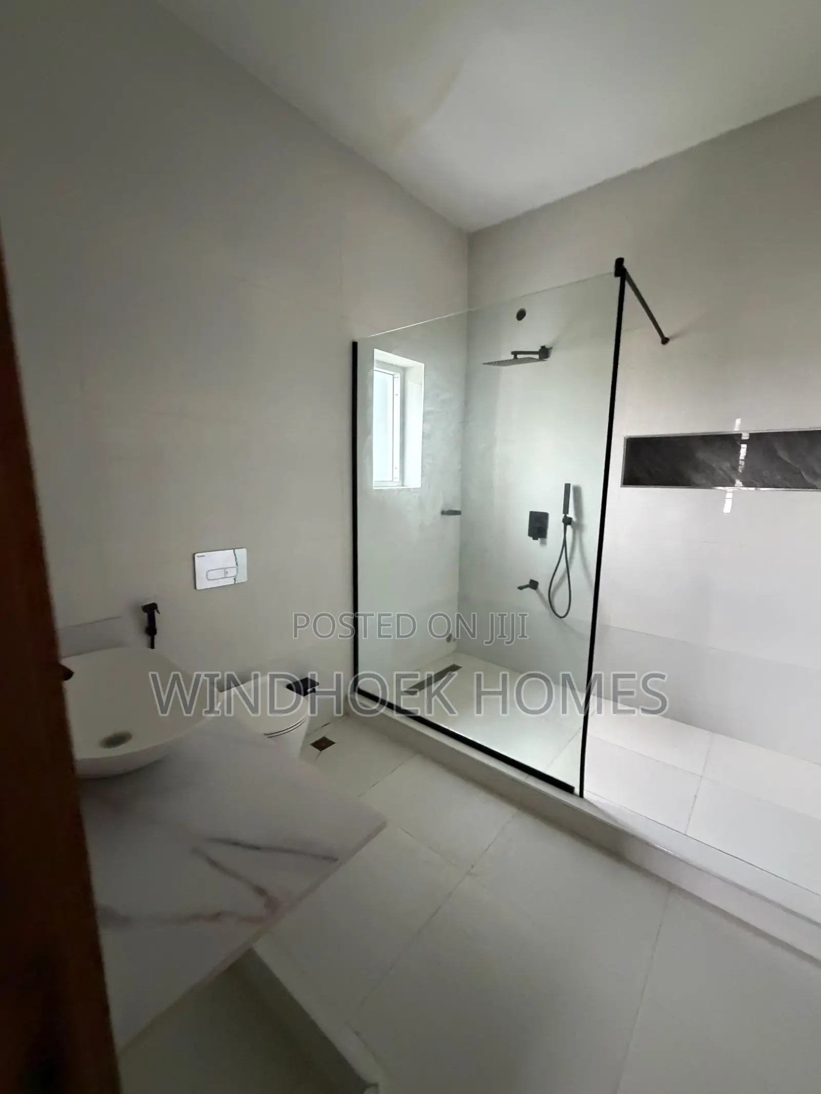 5bdrm Duplex in Jahi for sale