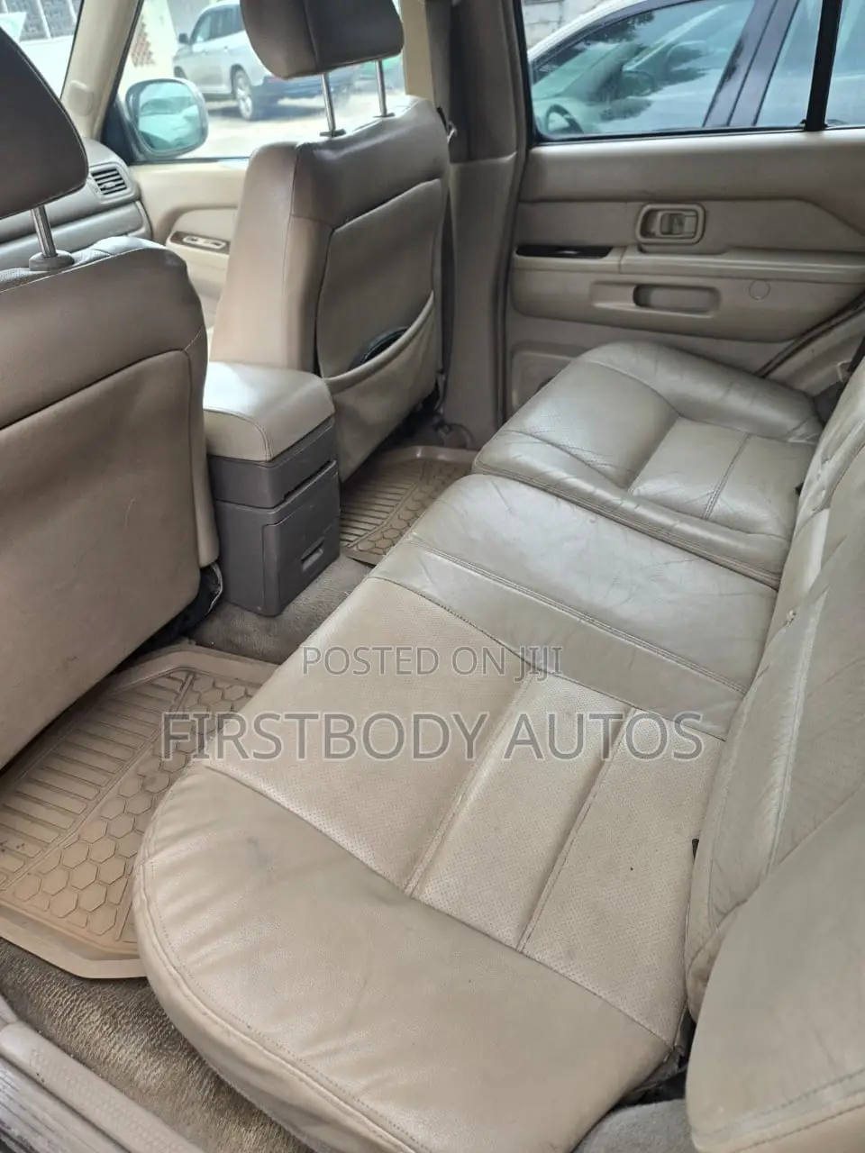 Nissan Pathfinder 2002 Silver