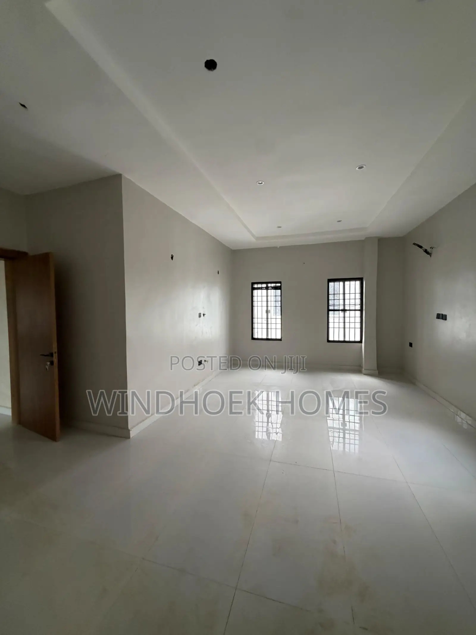5bdrm Duplex in Jahi for sale