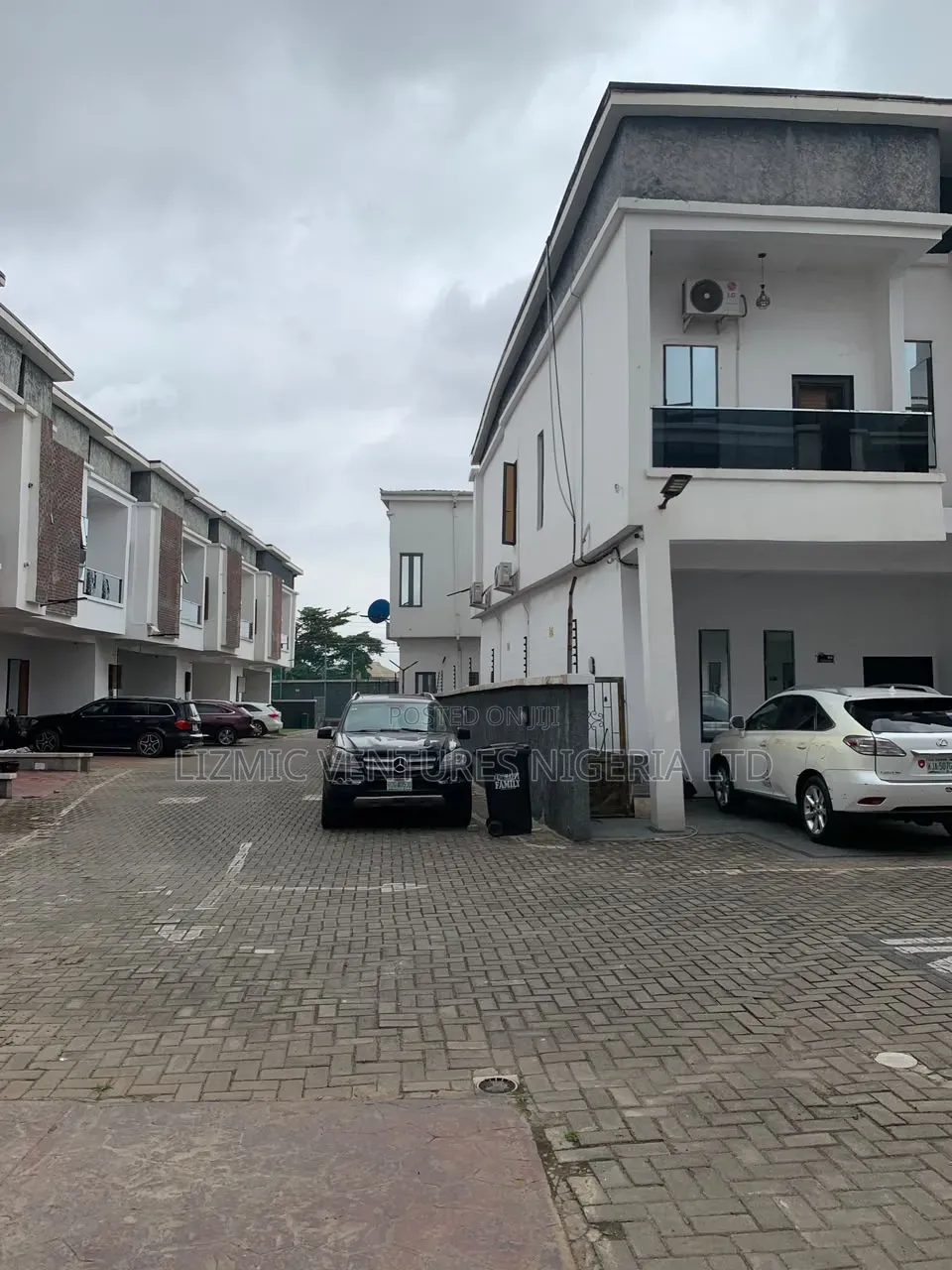 Furnished 3bdrm Duplex in Hotel Bus Stop, Igando / Ikotun/Igando