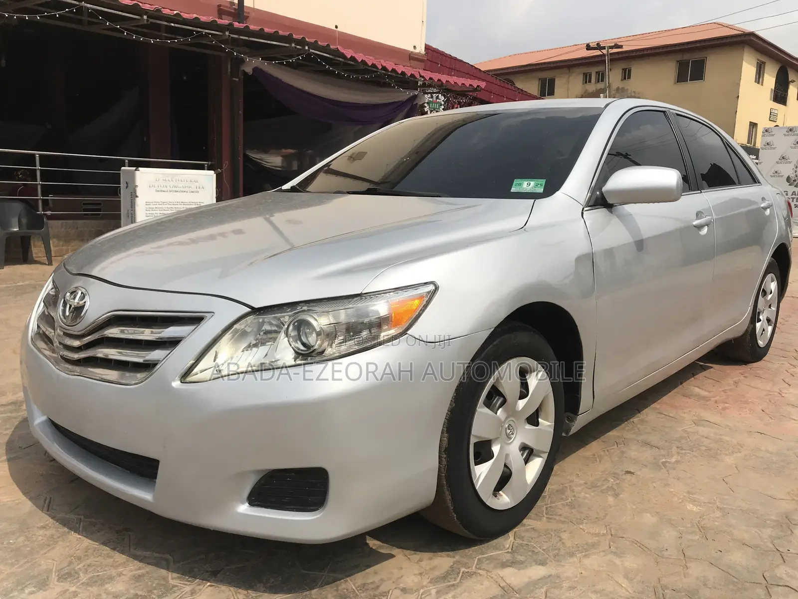 Toyota Camry LE 4dr Sedan (2.5L 4cyl 6A) 2011 Silver