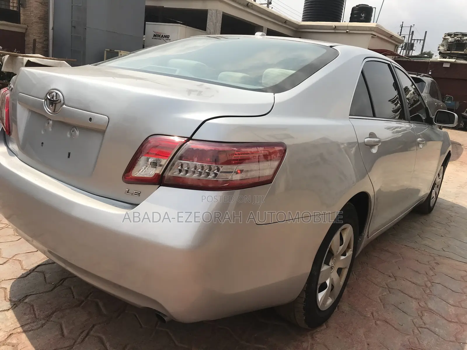 Toyota Camry LE 4dr Sedan (2.5L 4cyl 6A) 2011 Silver