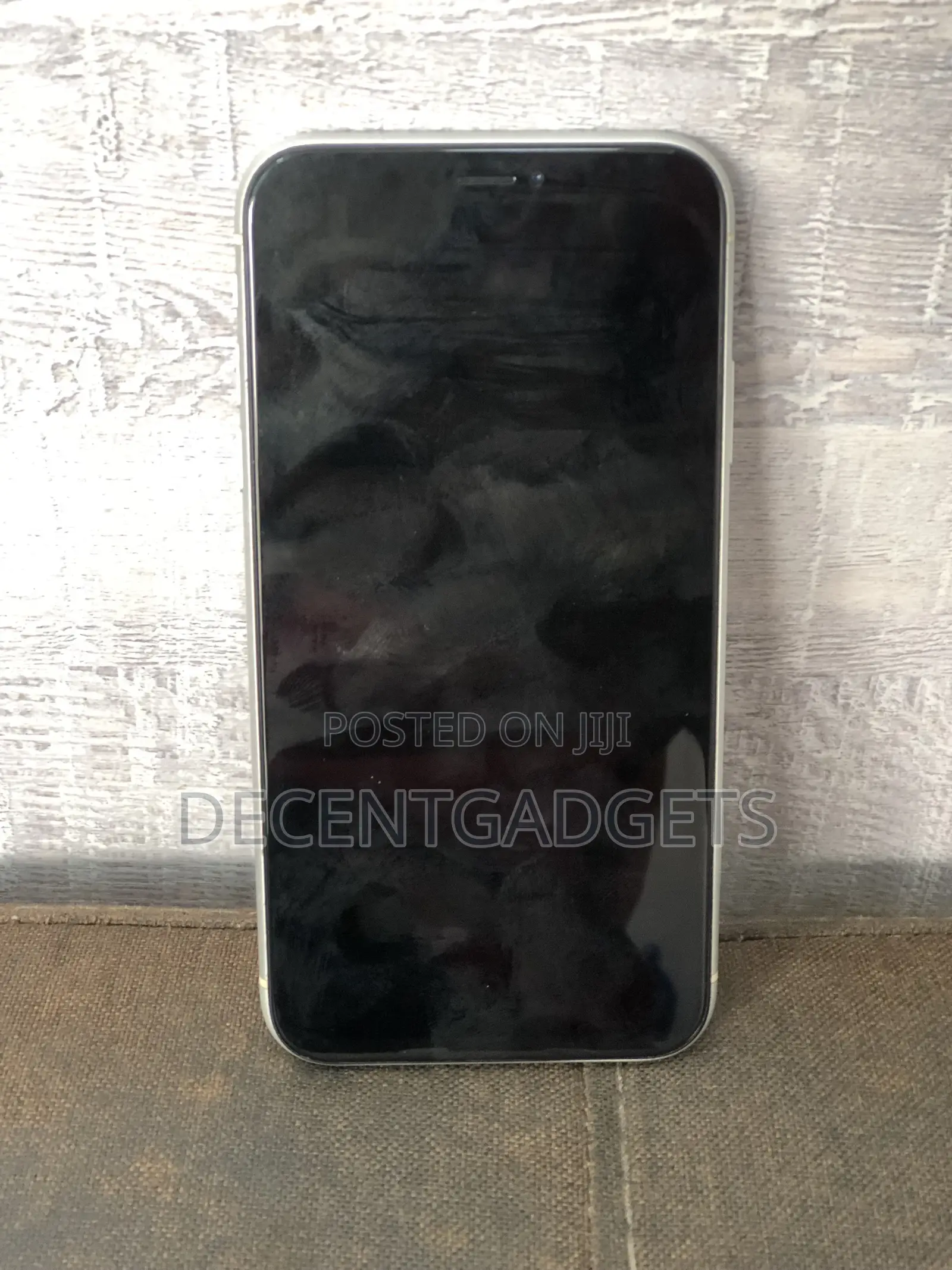 Apple iPhone XR 64 GB White