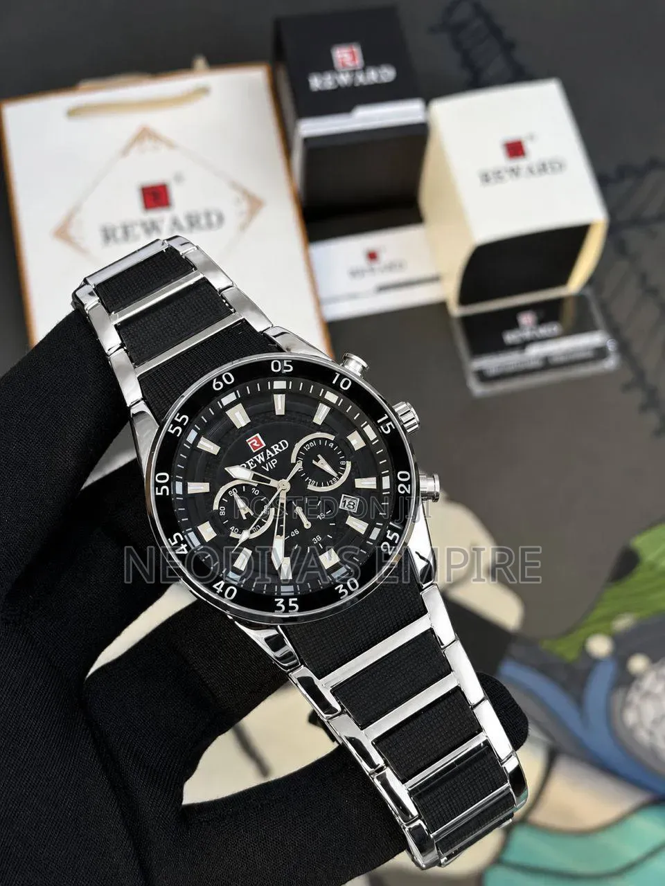 Re*ard Chronographic Chain Watch