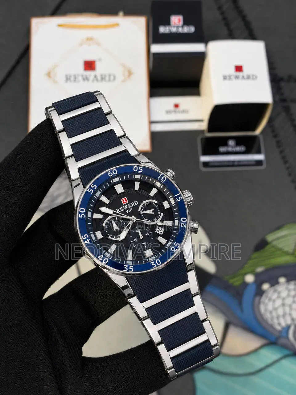 Re*ard Chronographic Chain Watch