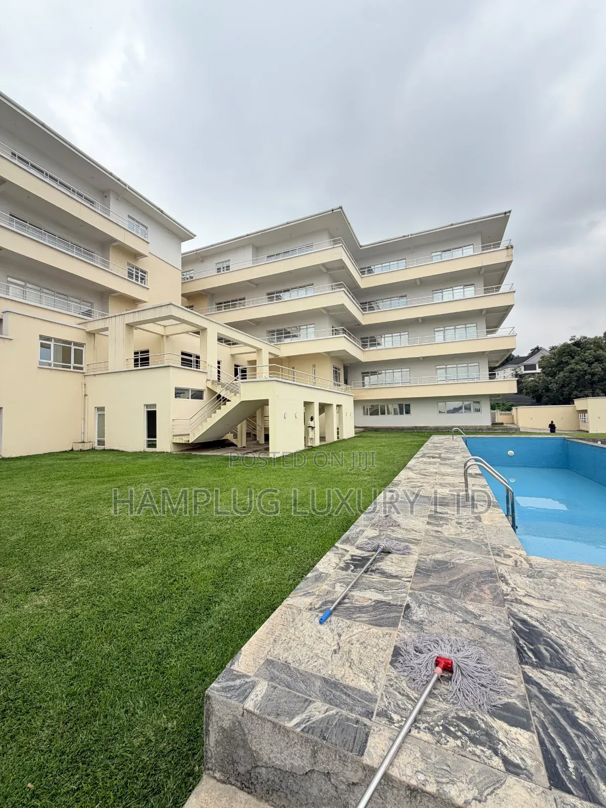 17bdrm Villa in Guzape for sale
