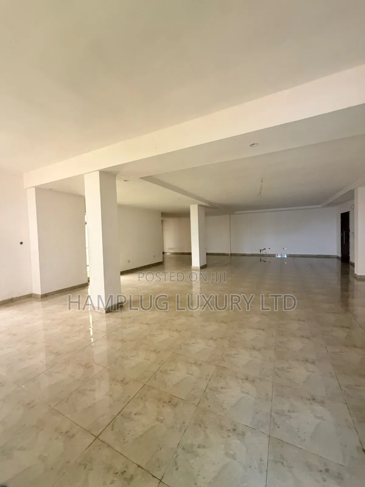 17bdrm Villa in Guzape for sale