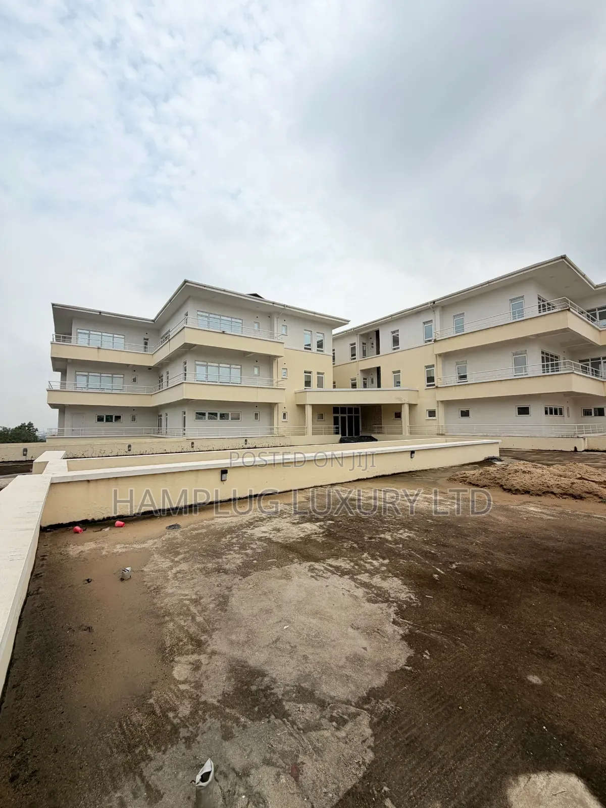 17bdrm Villa in Guzape for sale