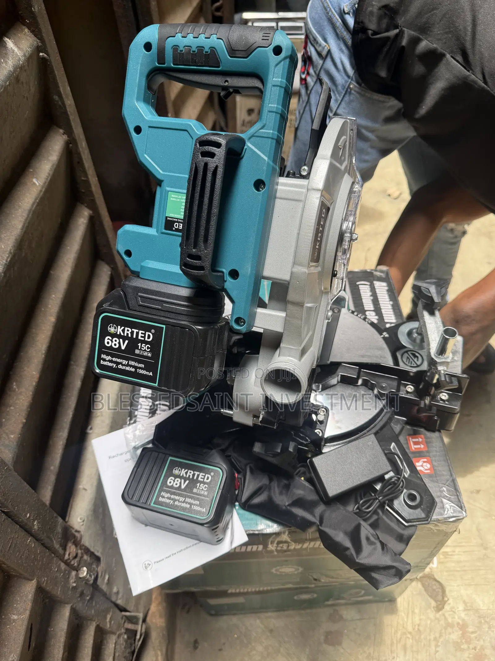 KRTED Cordless Miter Saw With Battery and Charger 210mm
