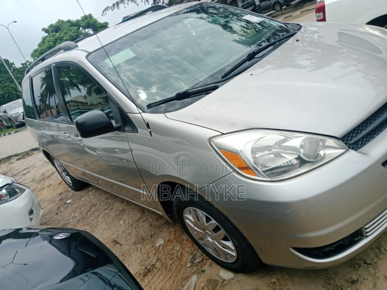Toyota Sienna 2005 Silver