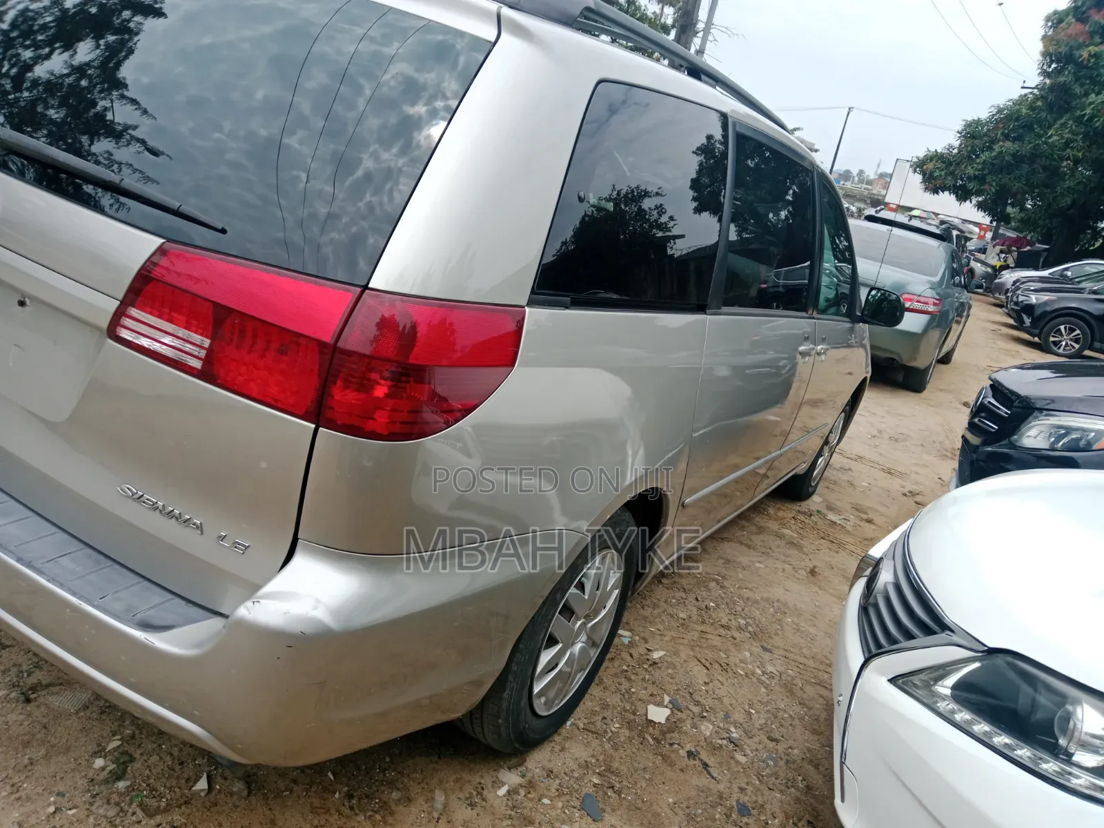 Toyota Sienna 2005 Silver