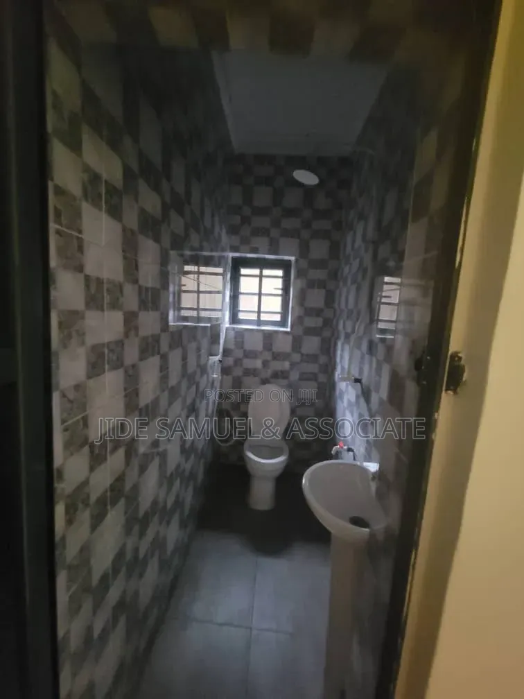 Furnished 2bdrm Block of Flats in Ayobo for rent