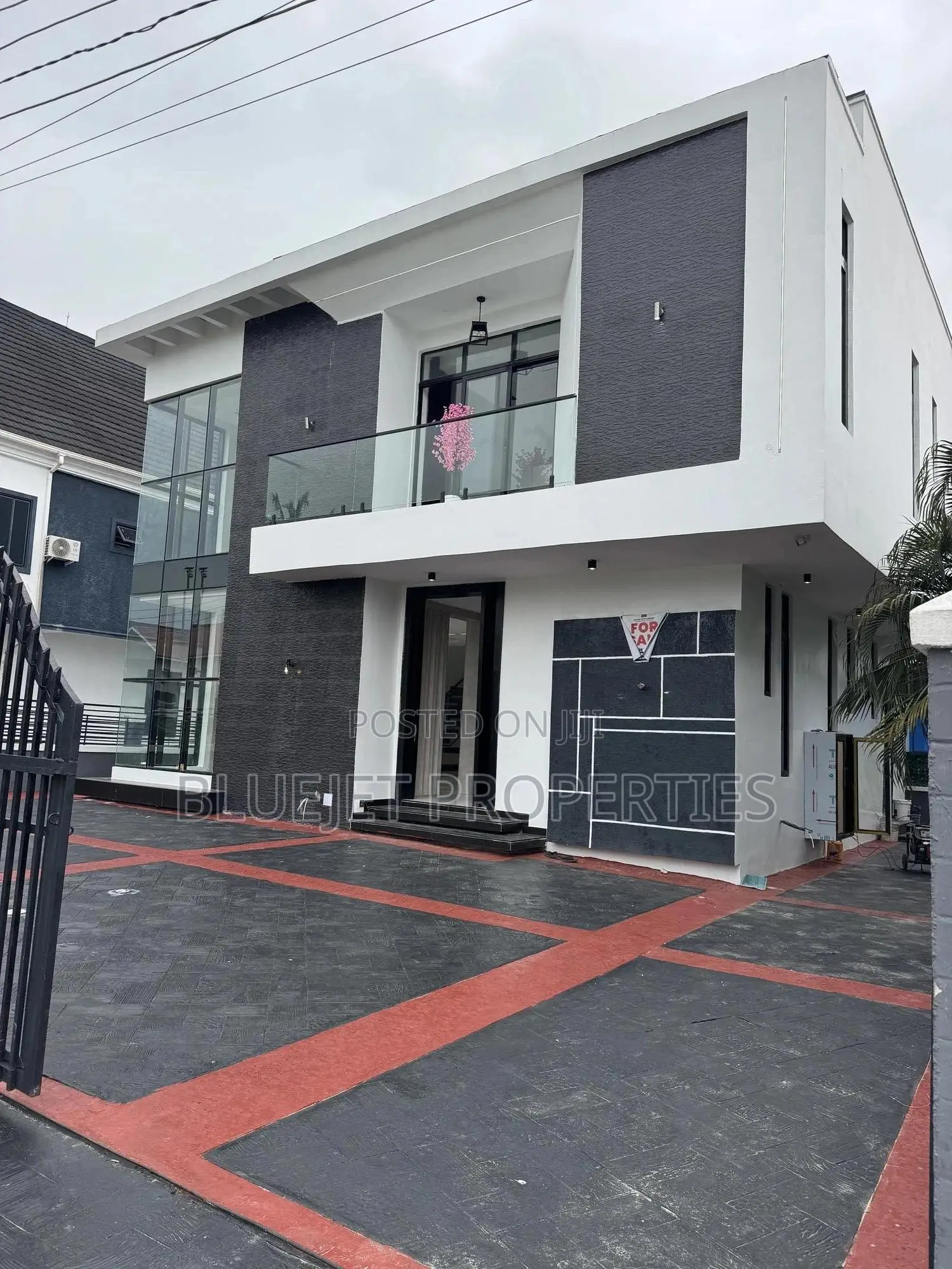 4bdrm Duplex in Sangotedo for sale