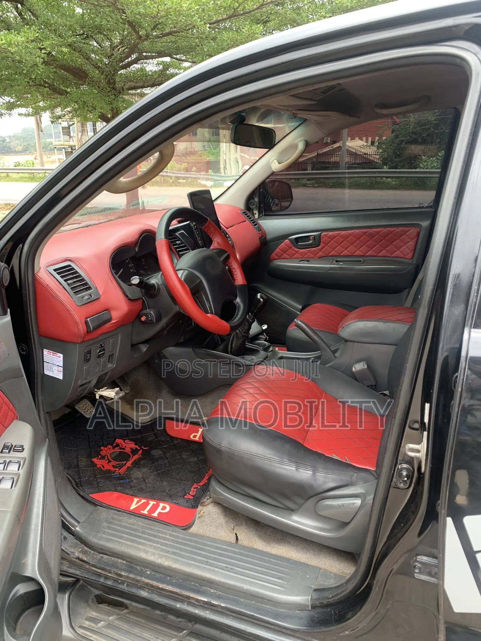 Toyota Hilux 2012 Black