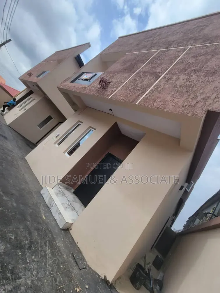 Furnished 3bdrm Duplex in Ayobo for sale