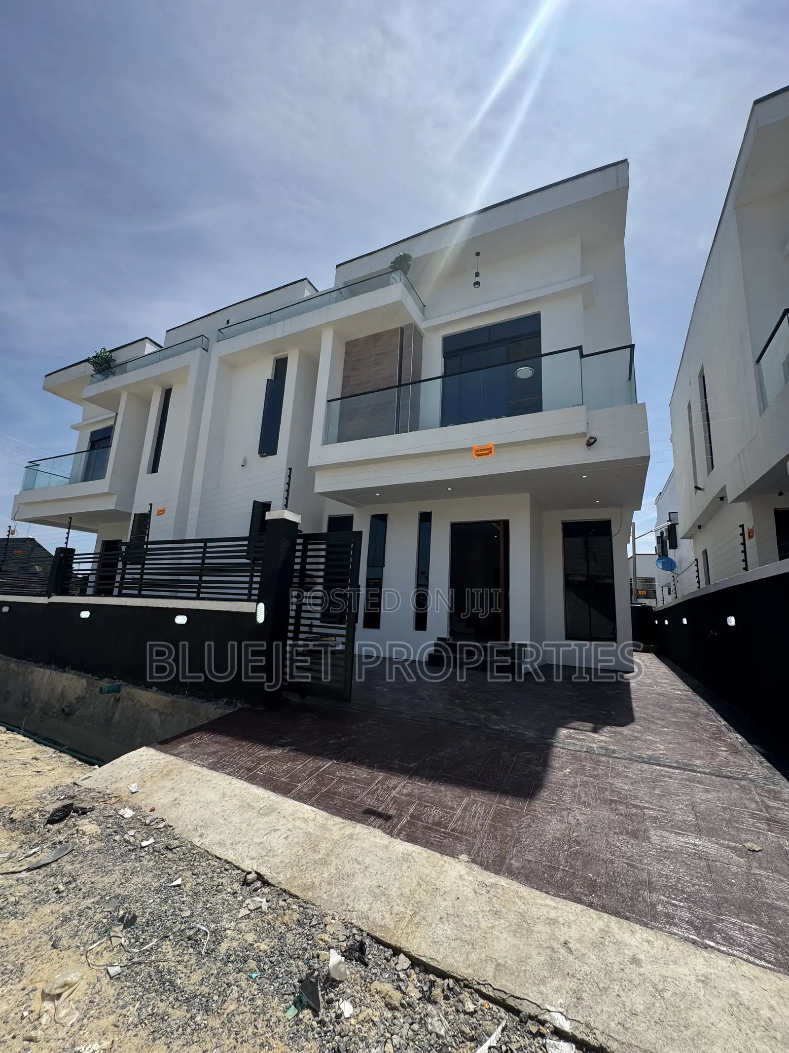 4bdrm Duplex in Off Lekki-Epe Expressway for sale