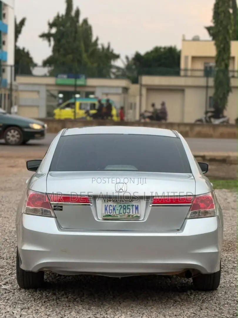 Honda Accord 2011 Silver